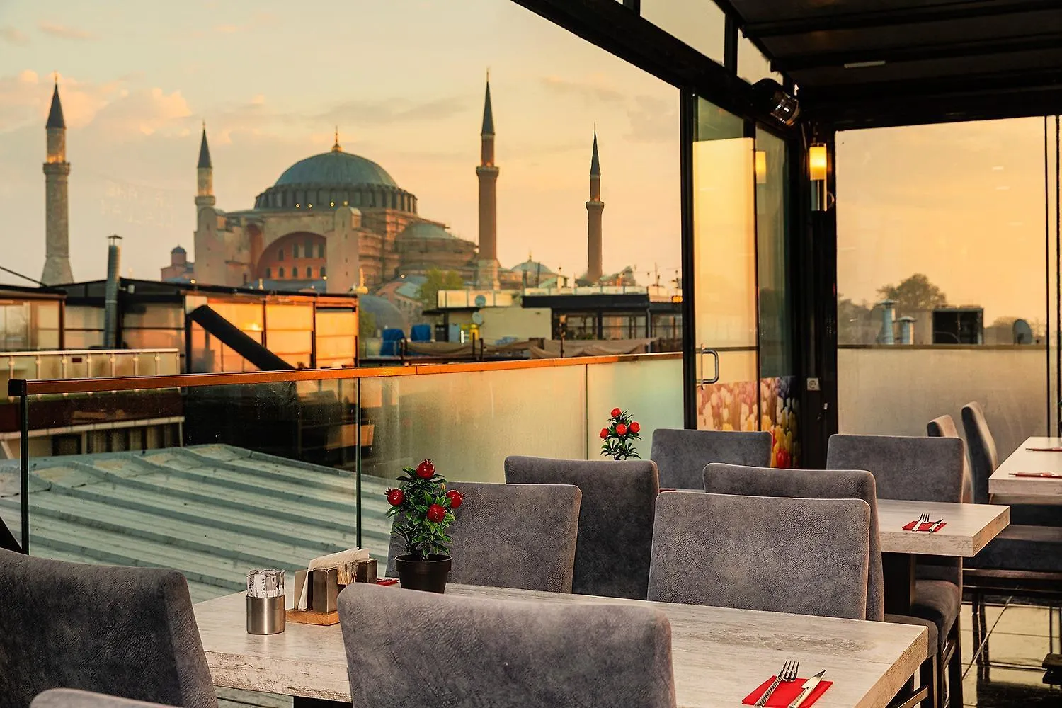 Aristocrat Hotel Istanbul 3*,